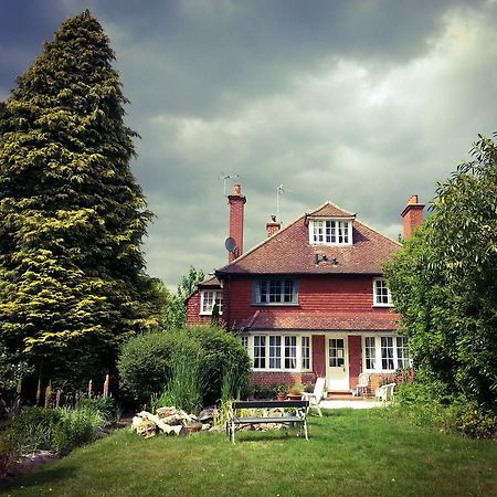 Rosemead Guest House Claygate Eksteriør billede