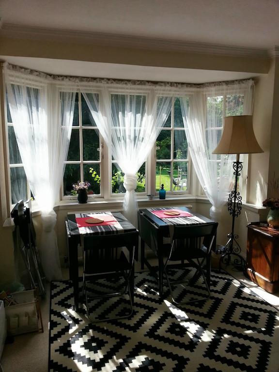Rosemead Guest House Claygate Eksteriør billede