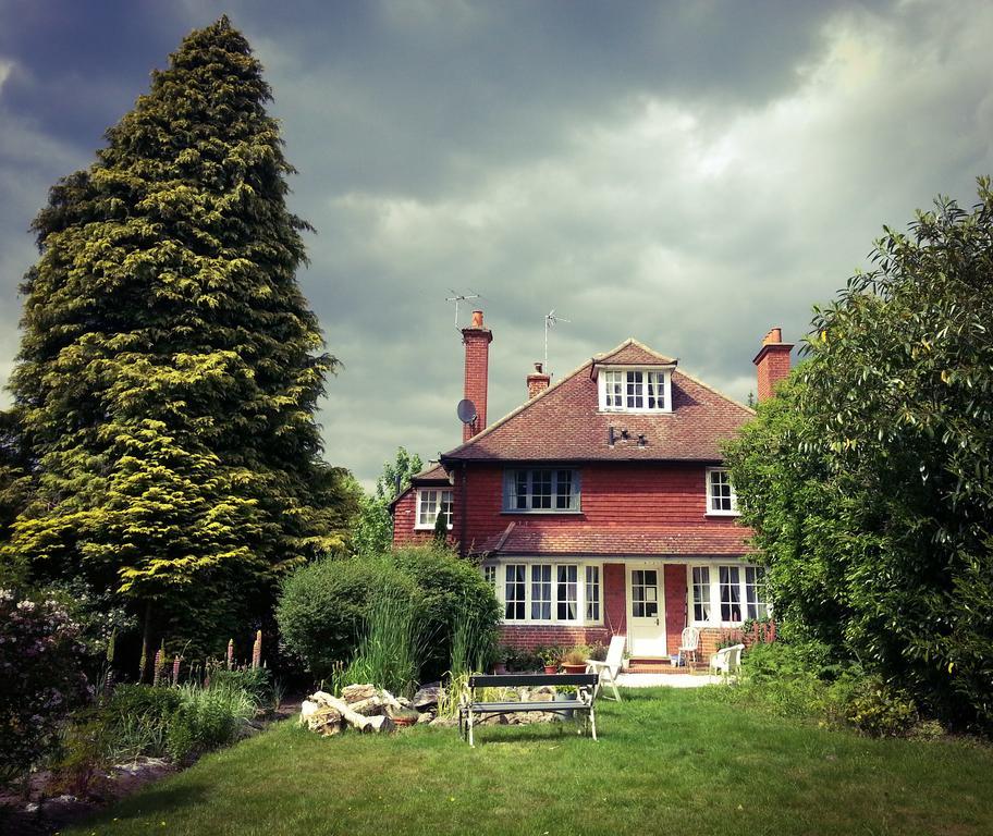 Rosemead Guest House Claygate Eksteriør billede