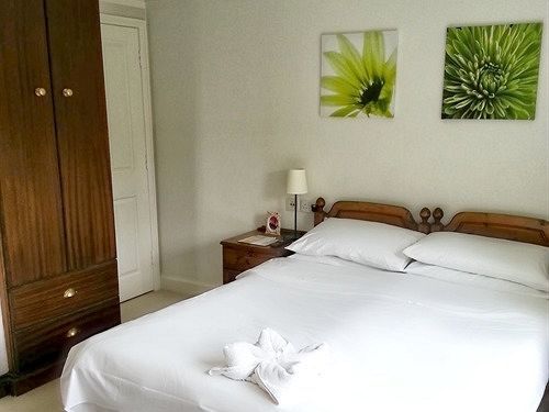 Rosemead Guest House Claygate Eksteriør billede