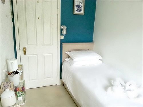 Rosemead Guest House Claygate Eksteriør billede
